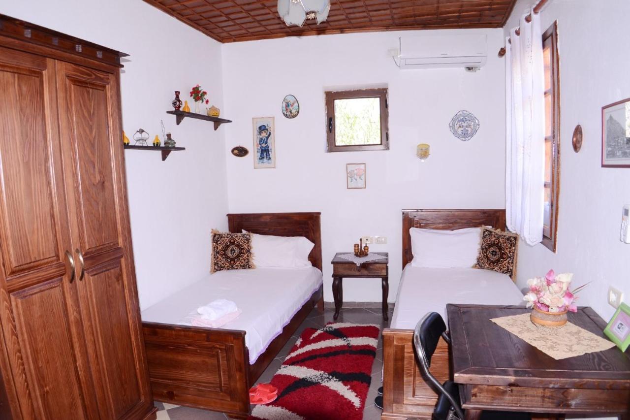 Guesthouse Alvaro Kadiu Berat Esterno foto