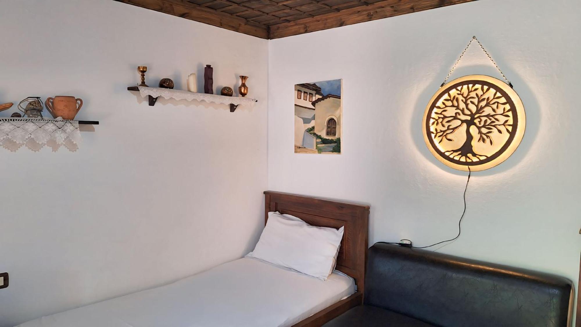 Guesthouse Alvaro Kadiu Berat Esterno foto