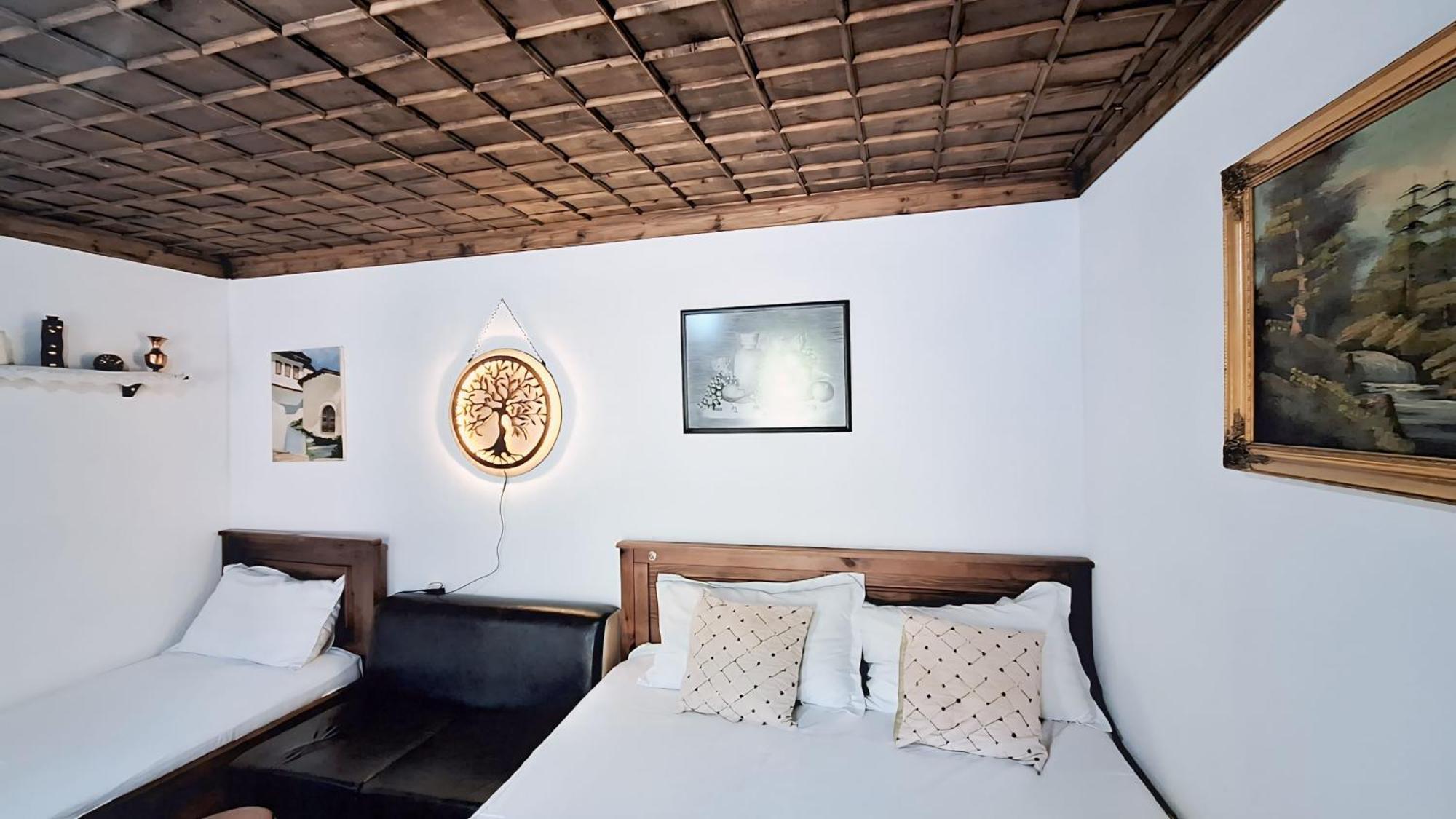Guesthouse Alvaro Kadiu Berat Esterno foto