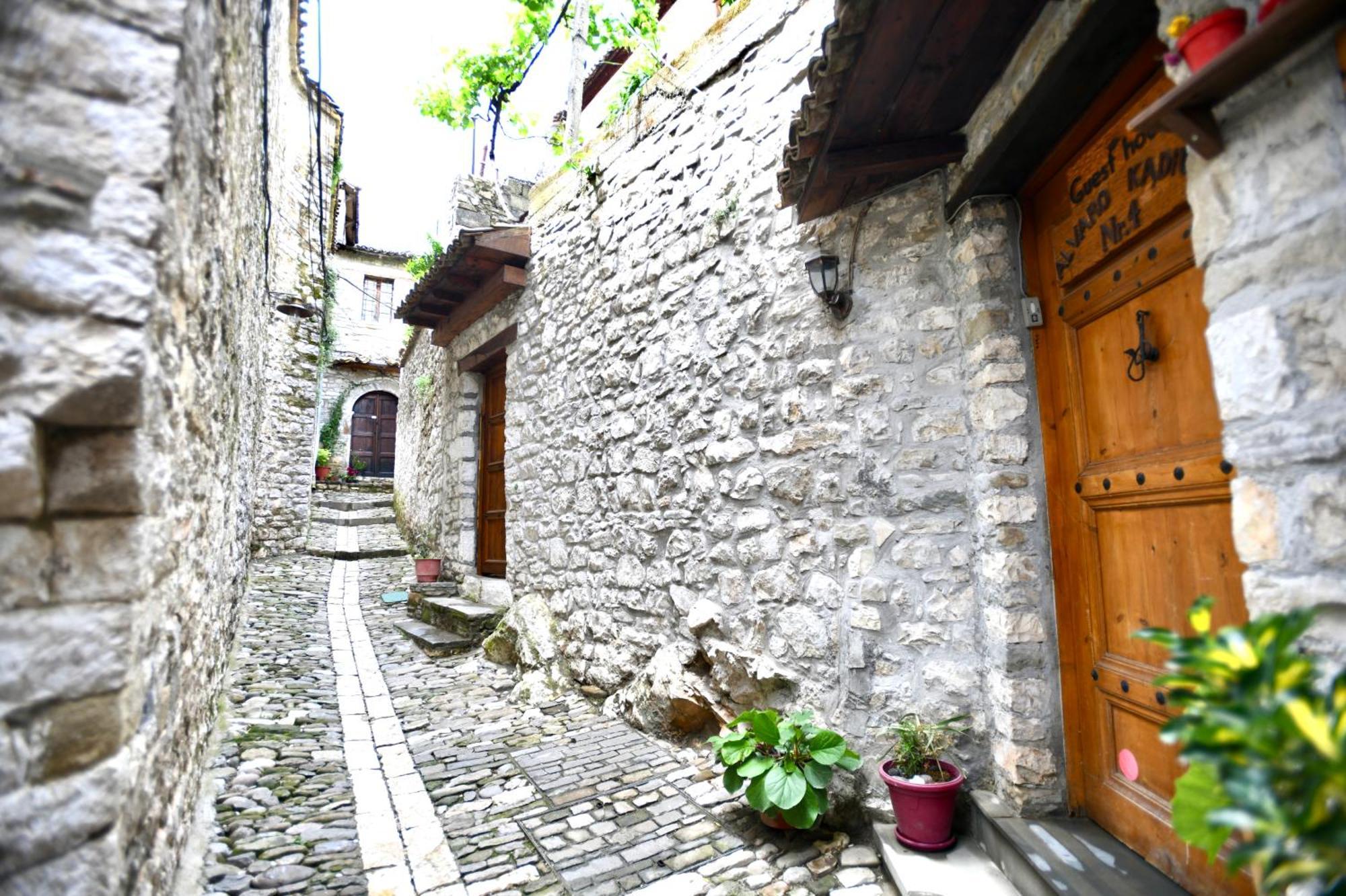 Guesthouse Alvaro Kadiu Berat Esterno foto
