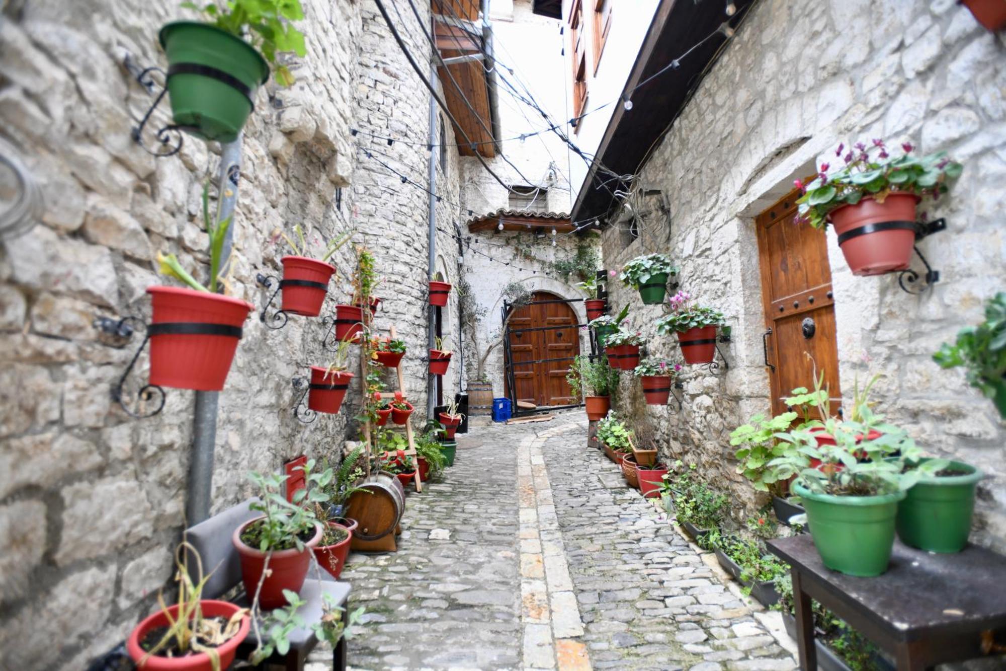 Guesthouse Alvaro Kadiu Berat Esterno foto