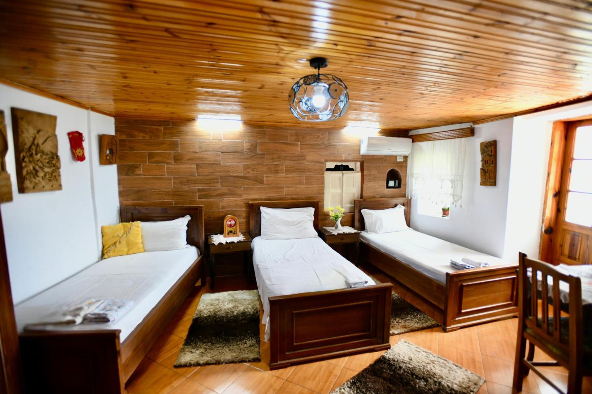 Guesthouse Alvaro Kadiu Berat Camera foto