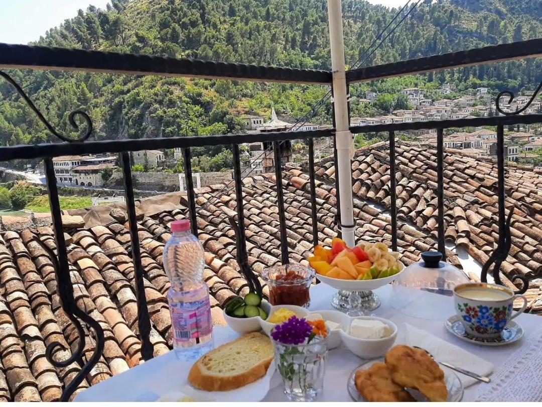 Guesthouse Alvaro Kadiu Berat Esterno foto